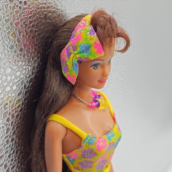 Vintage 1992 Barbie Glitter Beach Teresa Doll - Picture 2 of 11